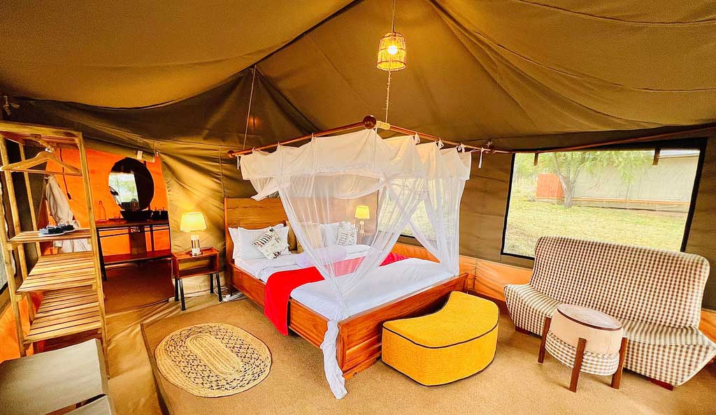 Golden Safari Camp in Central Serengeti