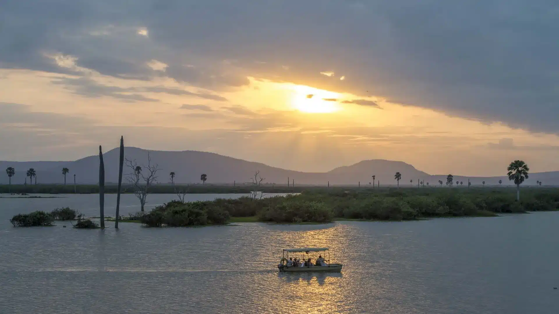 Lake Manze Camp safari accommodation